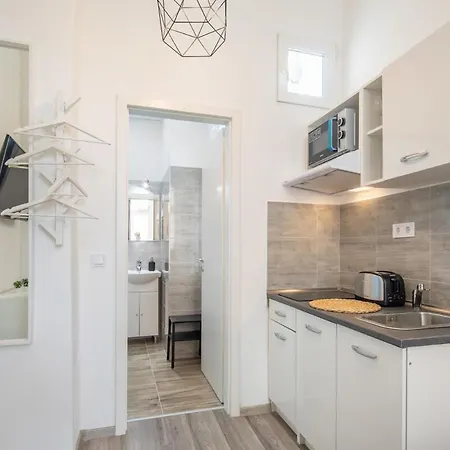 Super - New - * Budapeşte