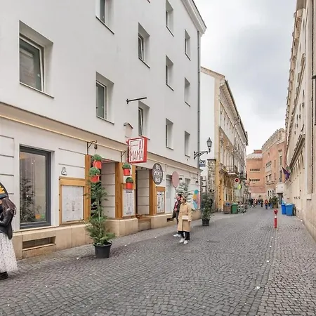 Super - New - Budapest