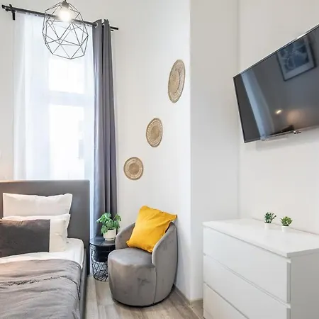 Super - New - * Budapest