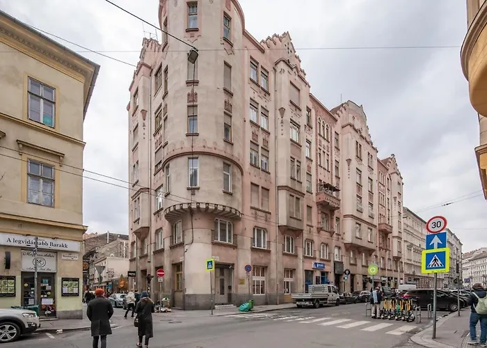 Super - New - * Budapesta